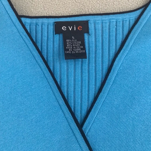 Woman’s top - Picture 2 of 2